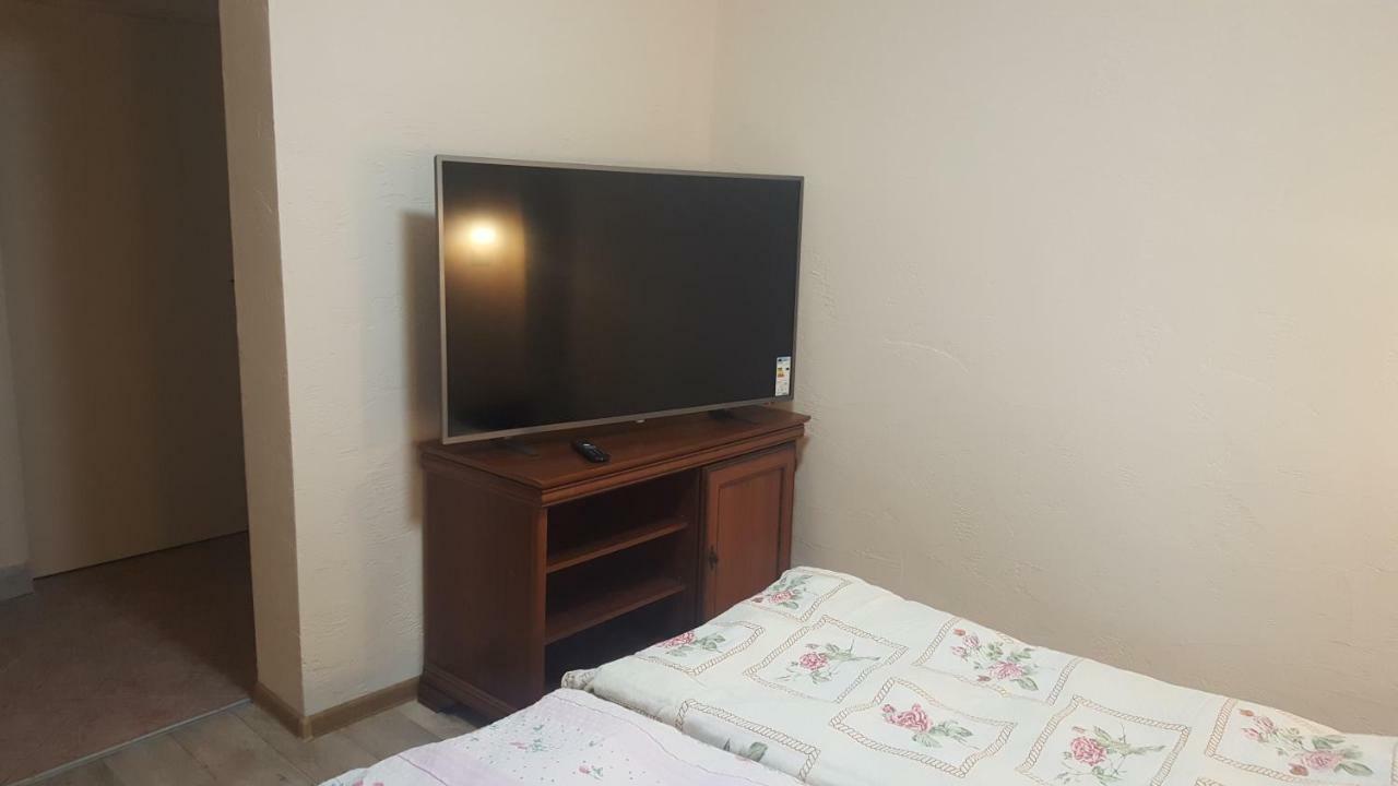 Appartamento Pod Srebrna Roza Chęciny Esterno foto